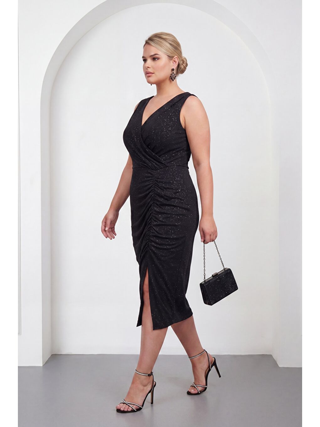 Kadın Siyah Kruvaze Yaka Simli Büyük Beden Midi Abiye Elbise