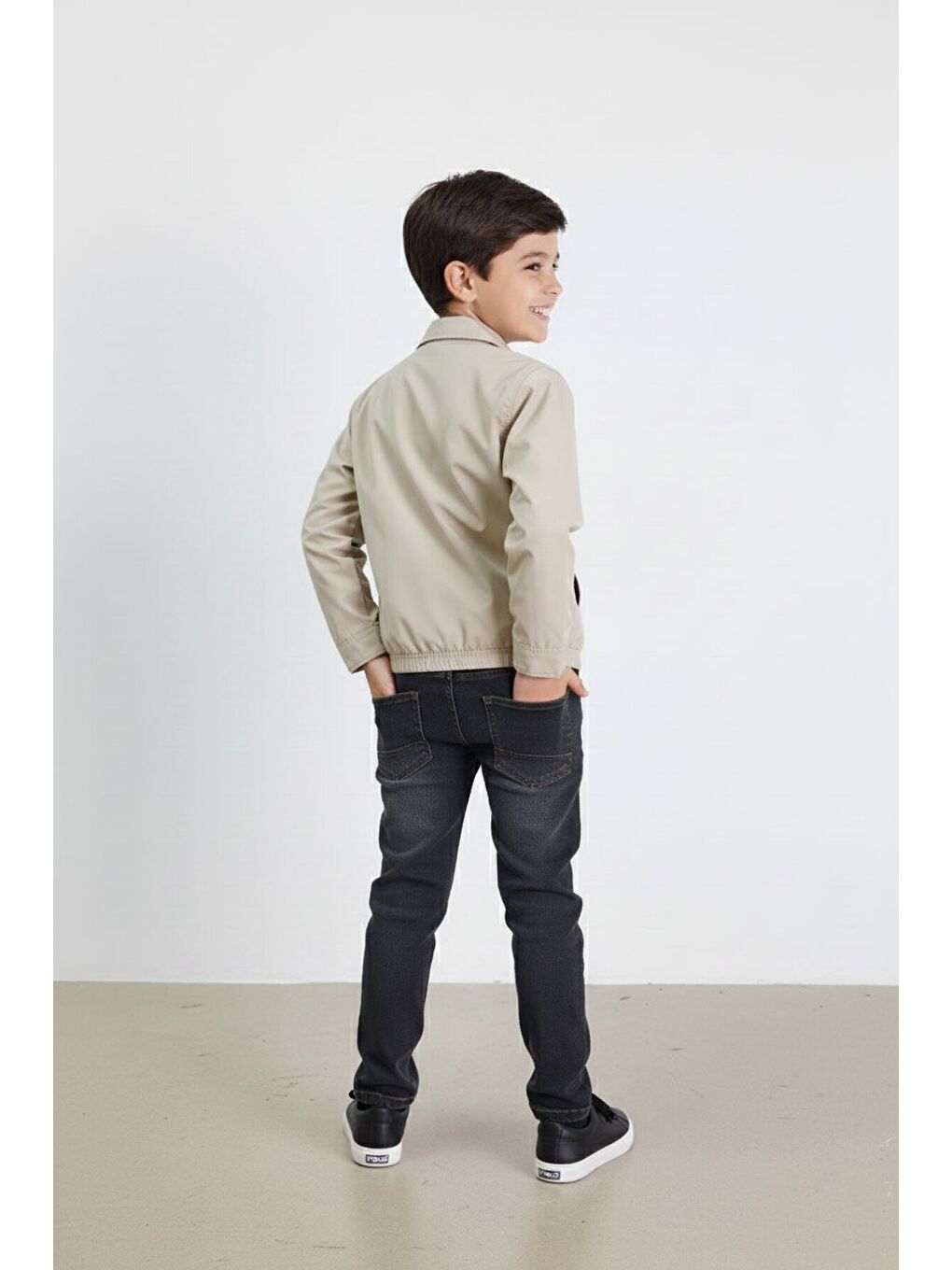 Bej Yazılı Ceketli Jean Pantolonlu Erkek Çocuk 3lü Takım 23377-4