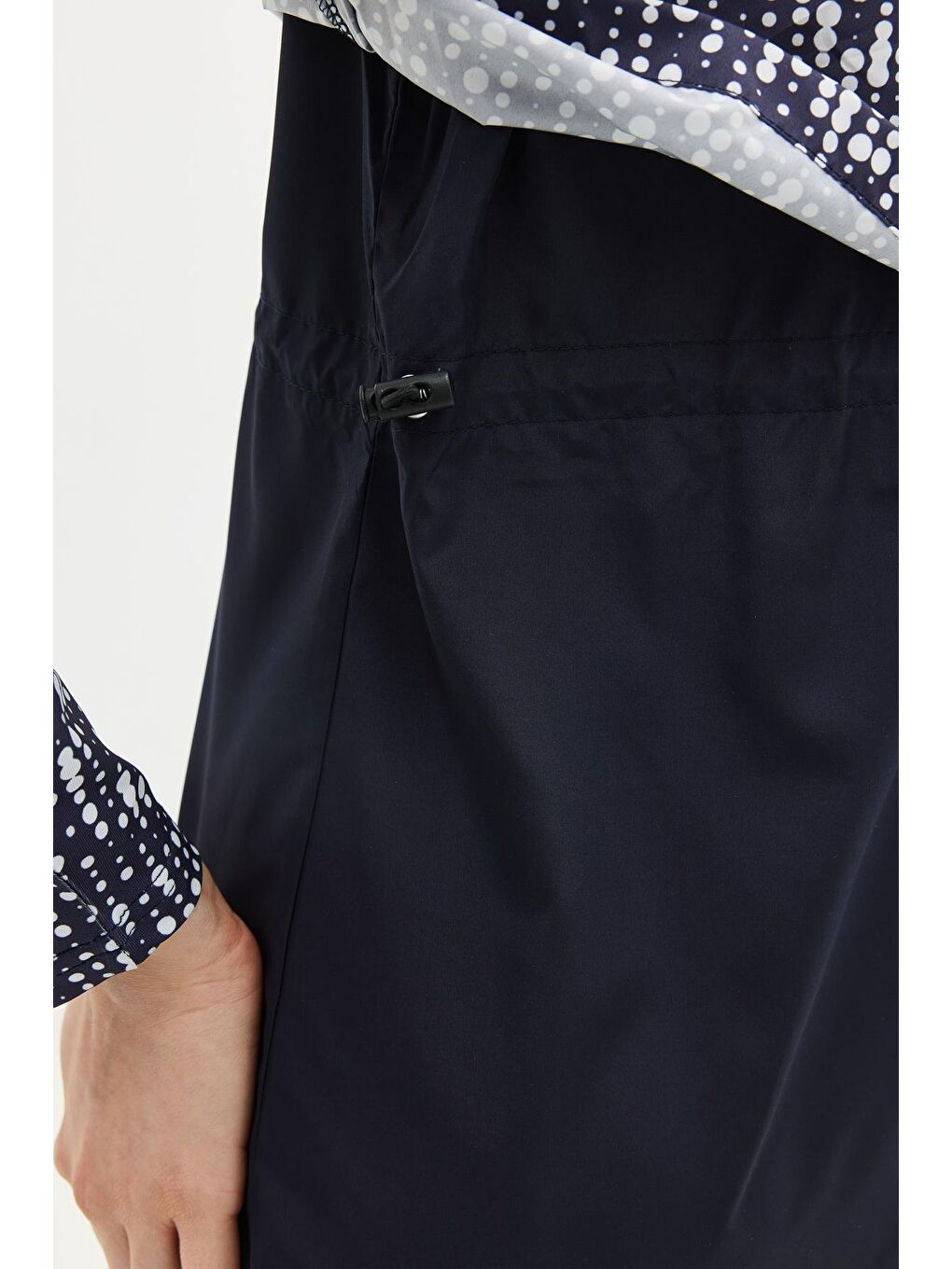 Modern Desen Detaylı Tam Kapalı Tesettür Mayo 4111 Lacivert/Beyaz-5