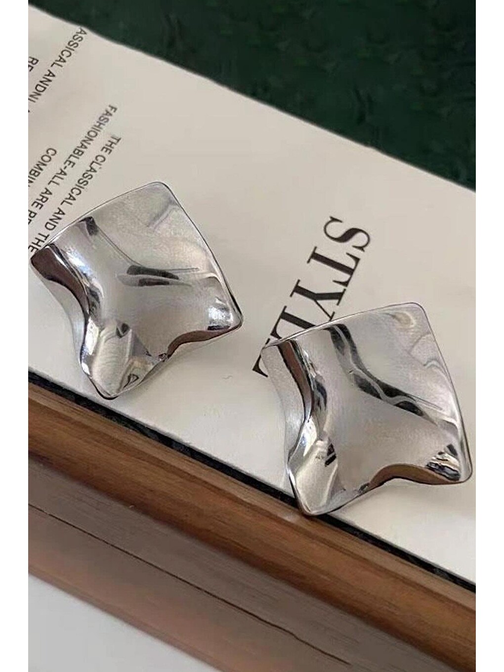 Gri Molten Gümüş Rengi Çelik Küpe-5