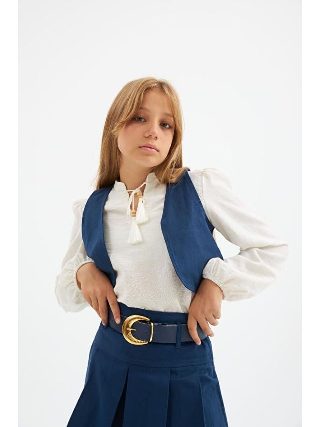 Beyaz Kız Çocuk Pamuklu Lacivert Yelekli Pileli Etek Takım – Uzun Kollu Bluz Dahil 3'Lü-1