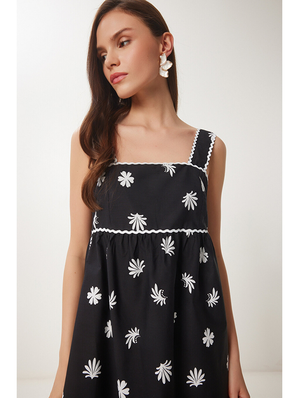 Siyah Çiçekli Midi Poplin Elbise SİYAH BEYAZ LNS0049-1