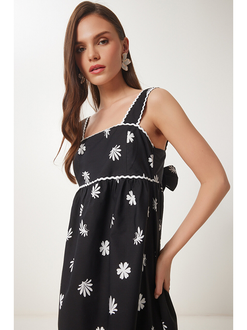Siyah Çiçekli Midi Poplin Elbise SİYAH BEYAZ LNS0049-2