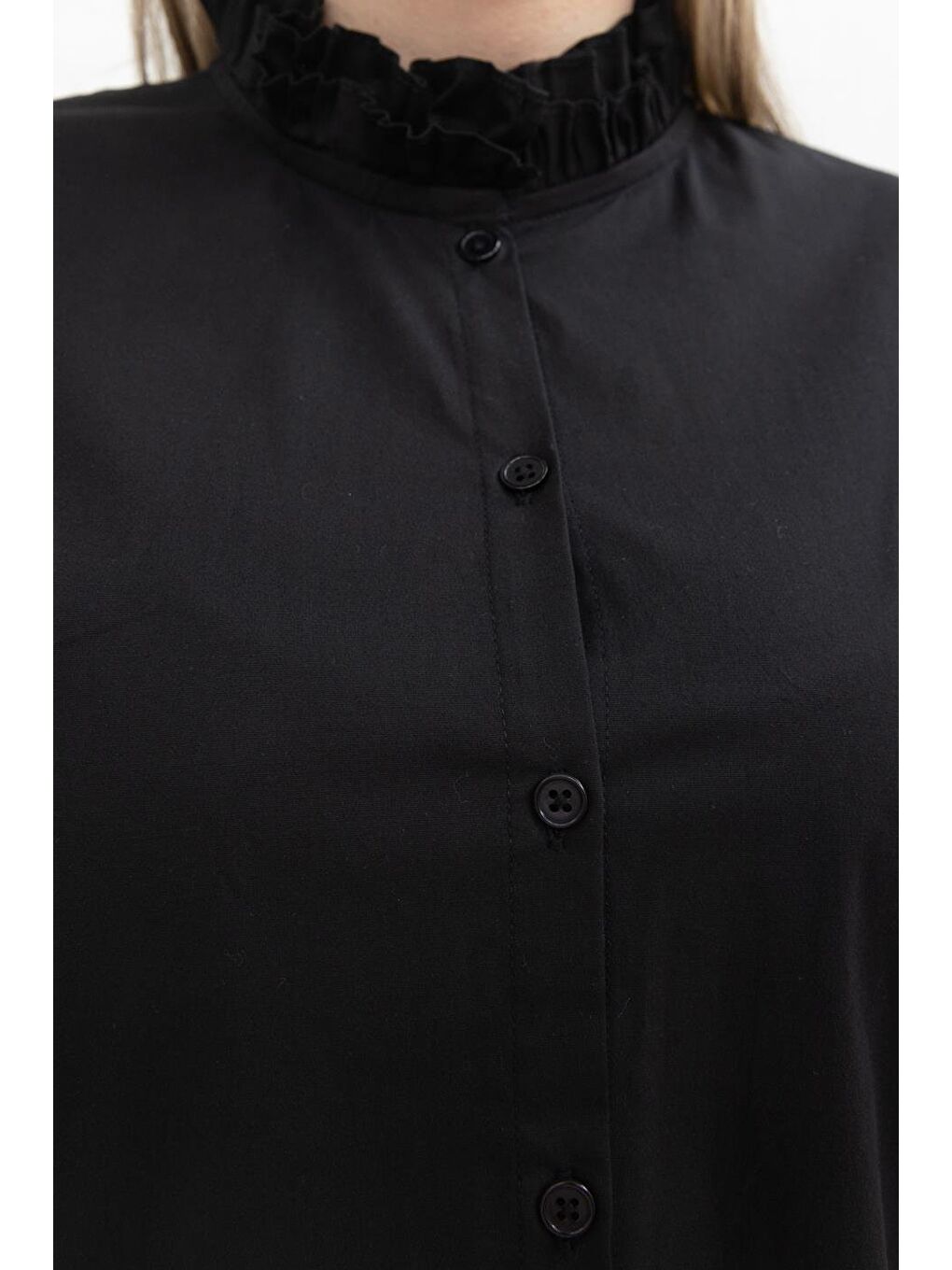 Siyah-Yaka Ve Kol Piliseli Gömlek-3