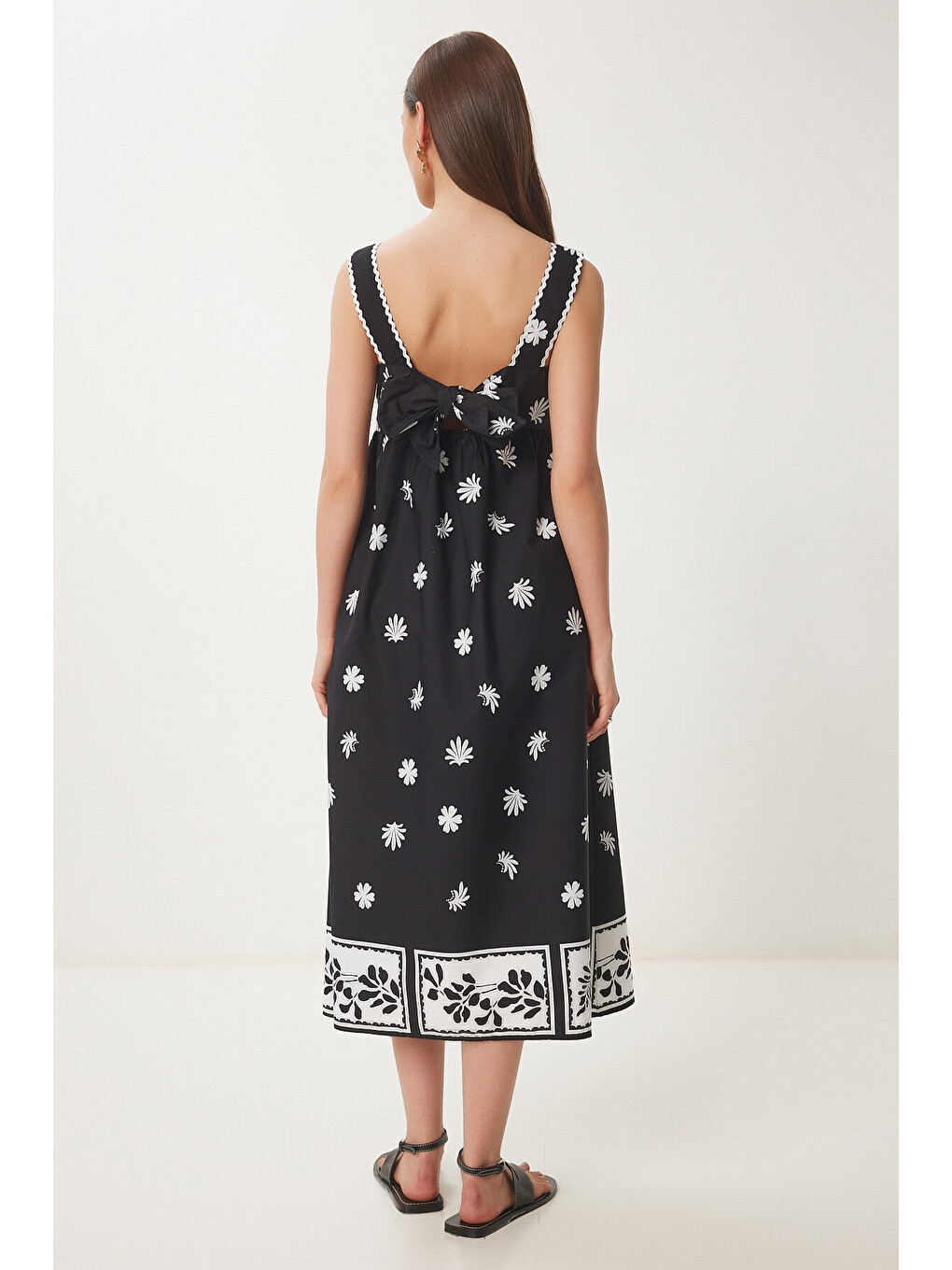 Siyah Çiçekli Midi Poplin Elbise SİYAH BEYAZ LNS0049-4