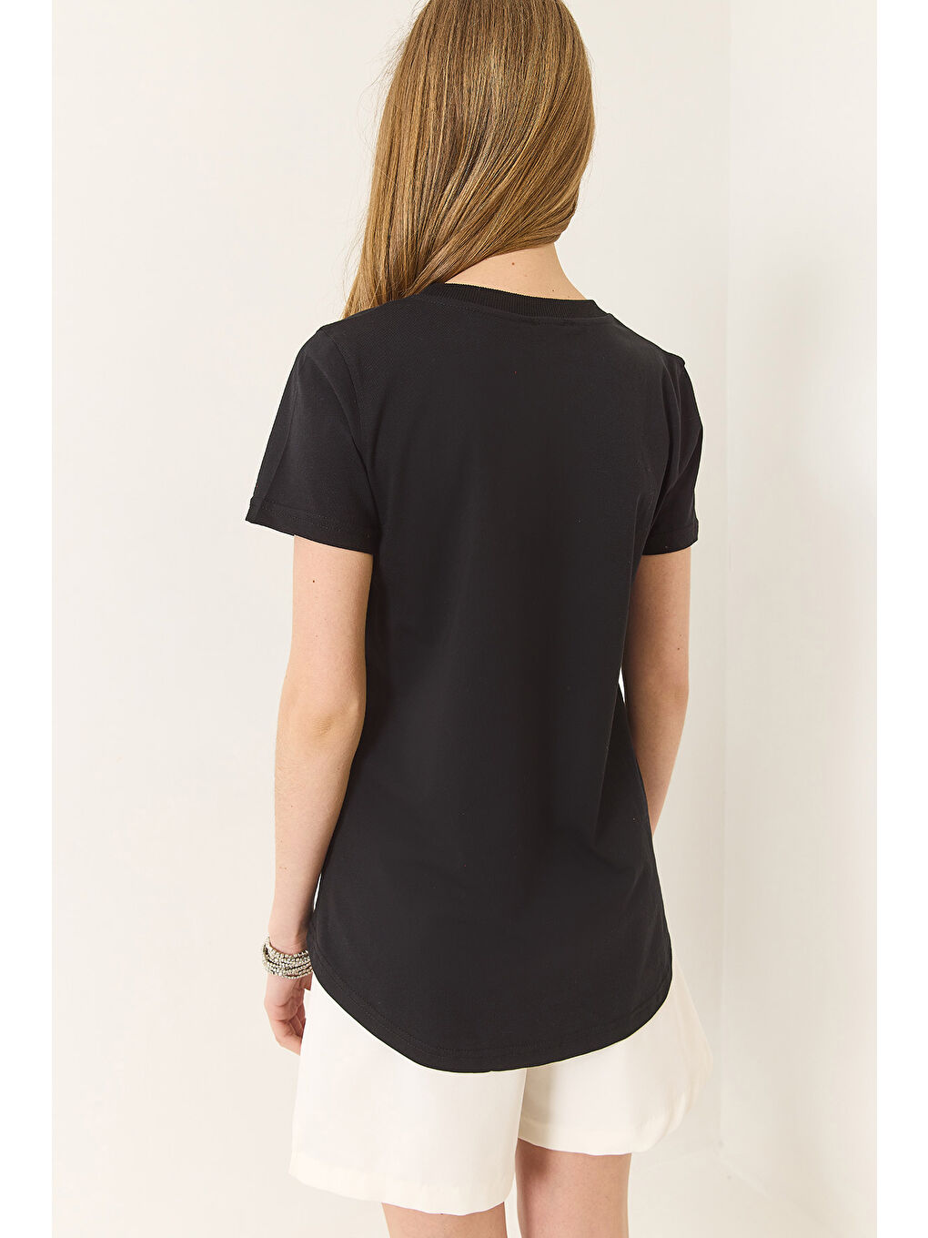 Siyah Kadın % Organik Pamuklu Comfort Fit Arkası Uzun Basic T-shirt-5