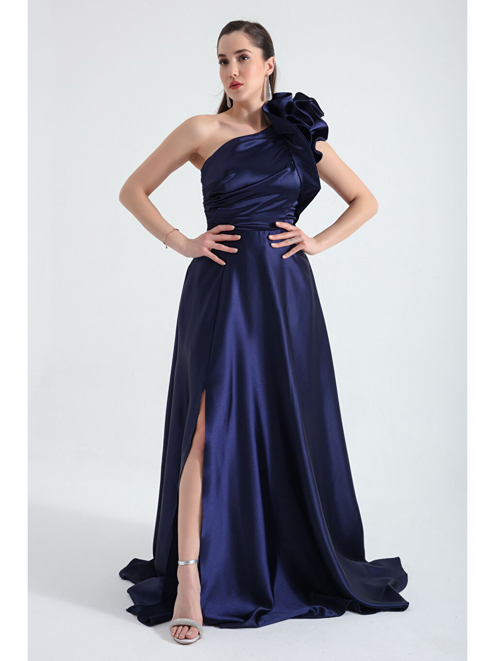 Kadın Lacivert Tek Omuzlu Fırfırlı Uzun Abiye Elbise-3