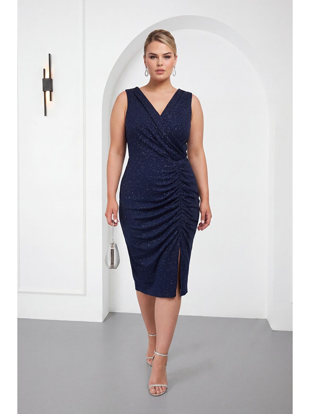 Kadın Lacivert Kruvaze Yaka Simli Büyük Beden Midi Abiye Elbise