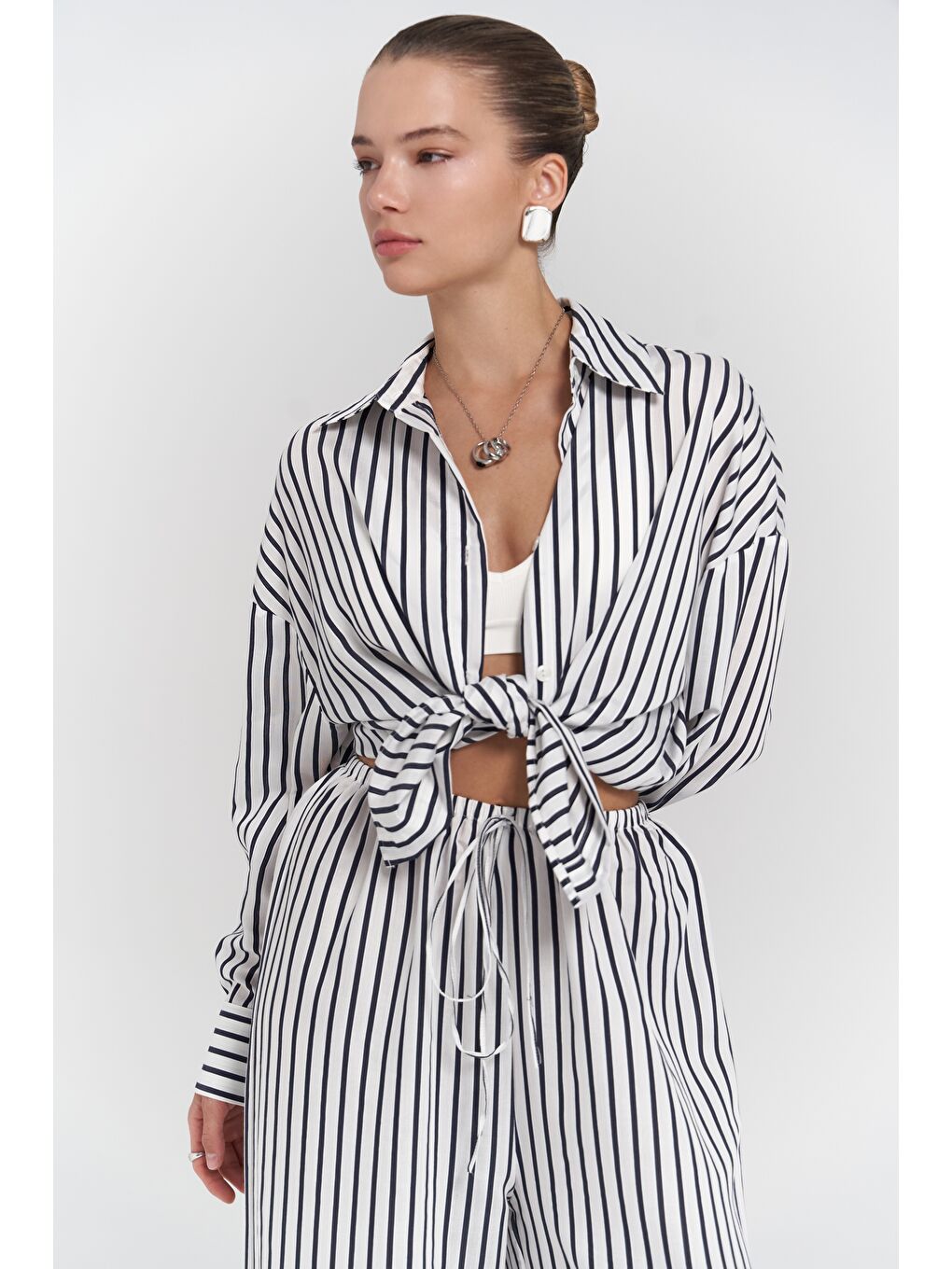 Beatrix Lacivert Çizgili Ekru Gömlek Pantolon Takım-2