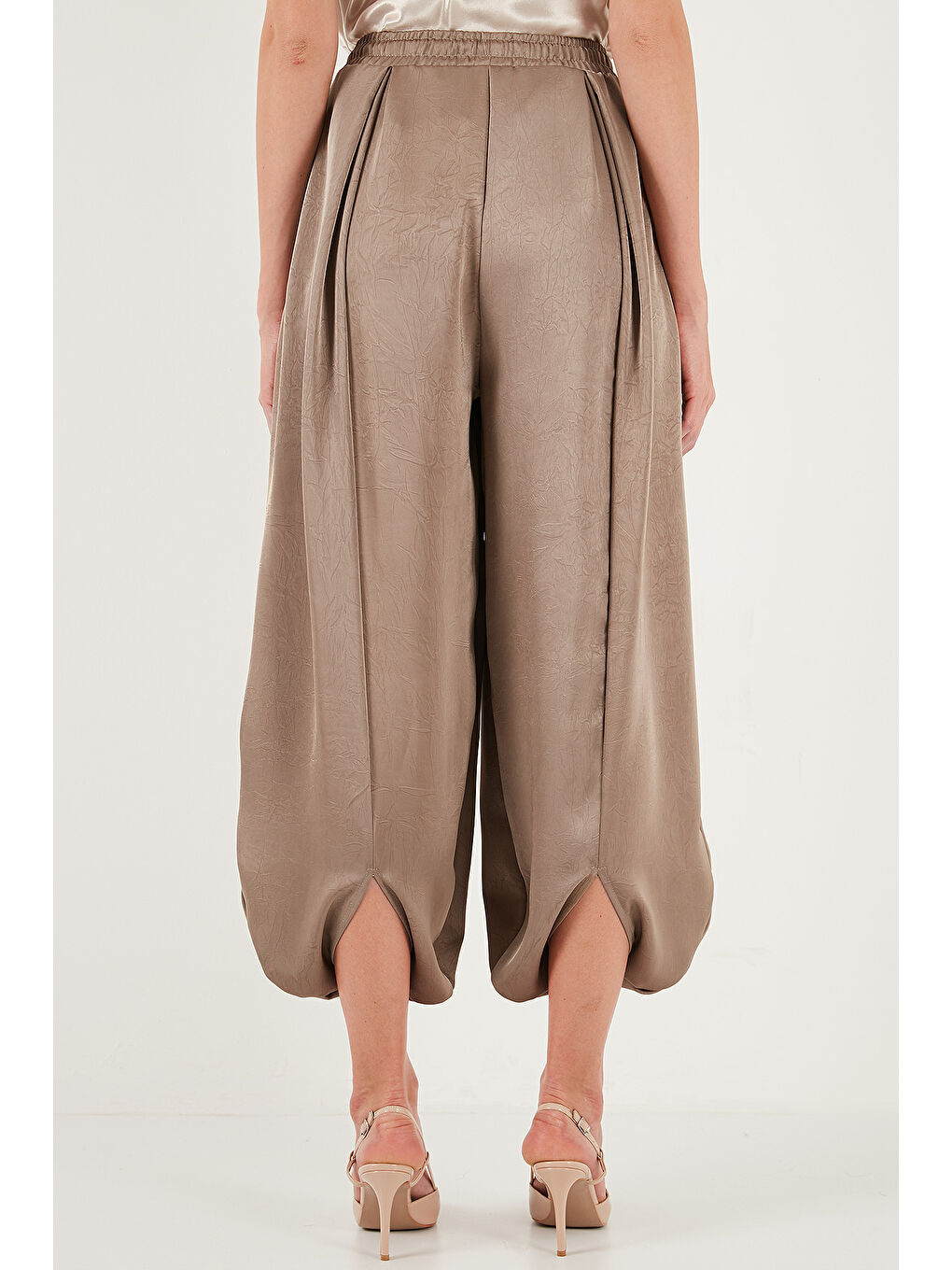 Bej Oversize Bağlamalı Balon Paça Saten Şalvar Pantolon 68351199-5