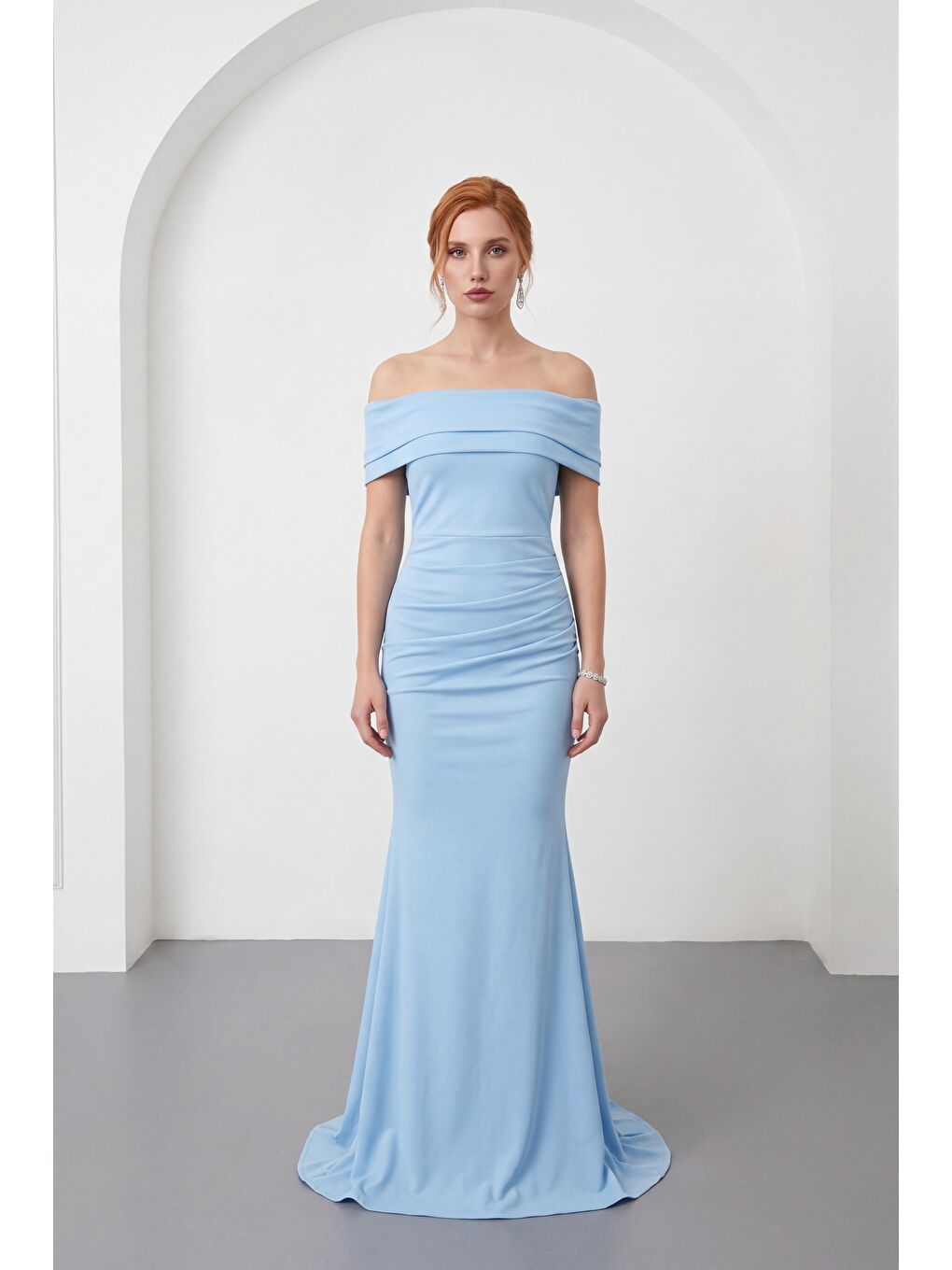 Kadın Bebe Mavi Kayık Yaka Uzun Abiye Elbise-1