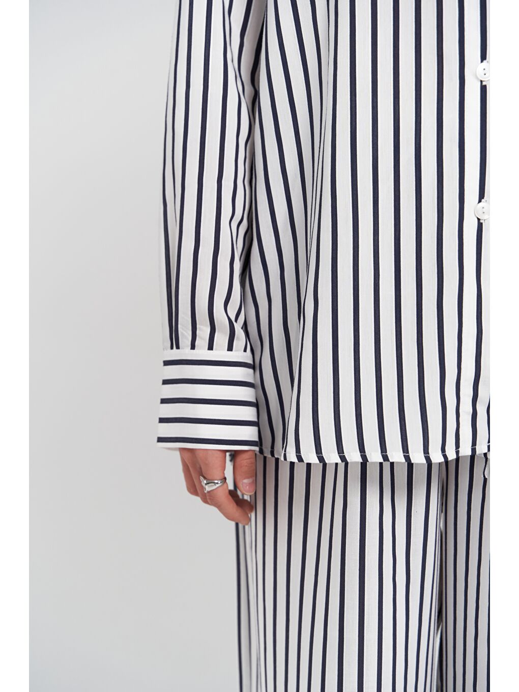 Beatrix Lacivert Çizgili Ekru Gömlek Pantolon Takım-3