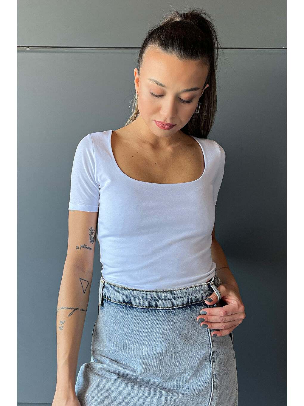 Beyaz Kare Yaka Crop Top Body Bluz