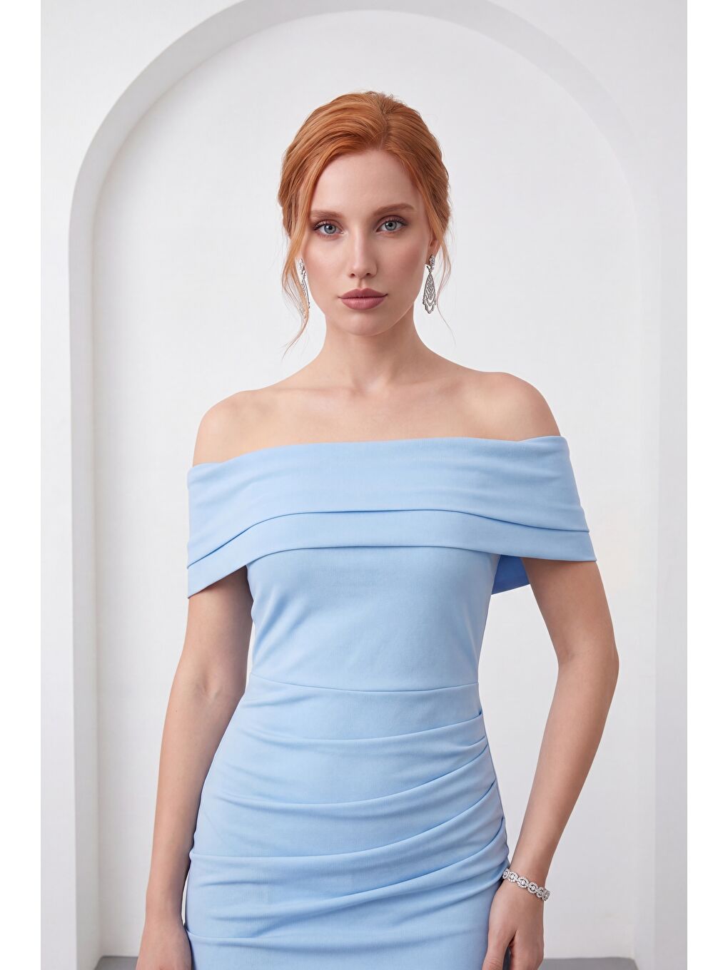 Kadın Bebe Mavi Kayık Yaka Uzun Abiye Elbise-2