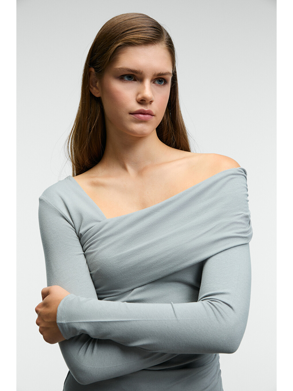 Gri VELMEA Kadın Asimetrik Yaka Omuz Detaylı Slim Fit AÇIK GRİ Bluz-2