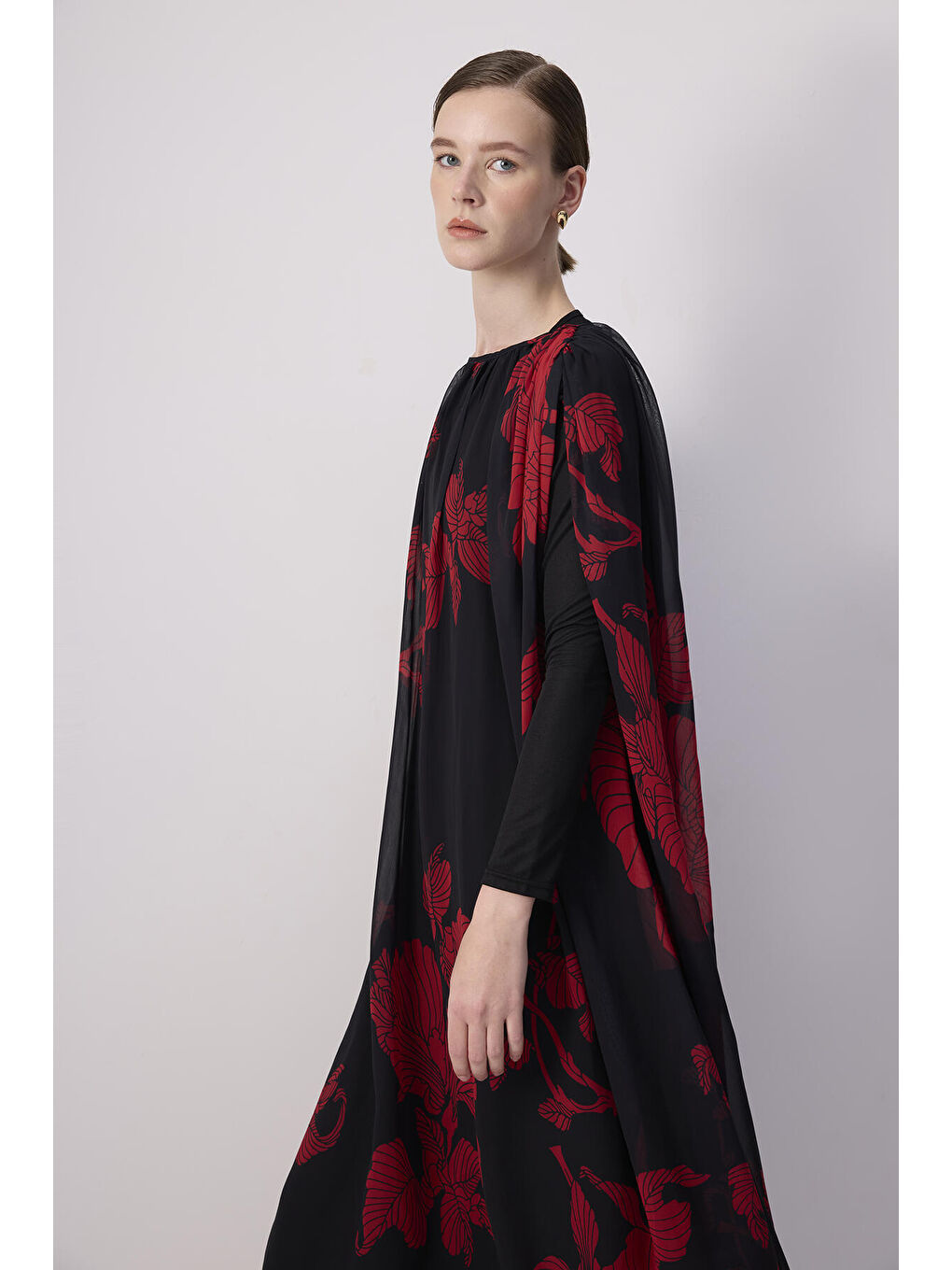 Siyah Çiçek Desenli Şifon Elbise-1