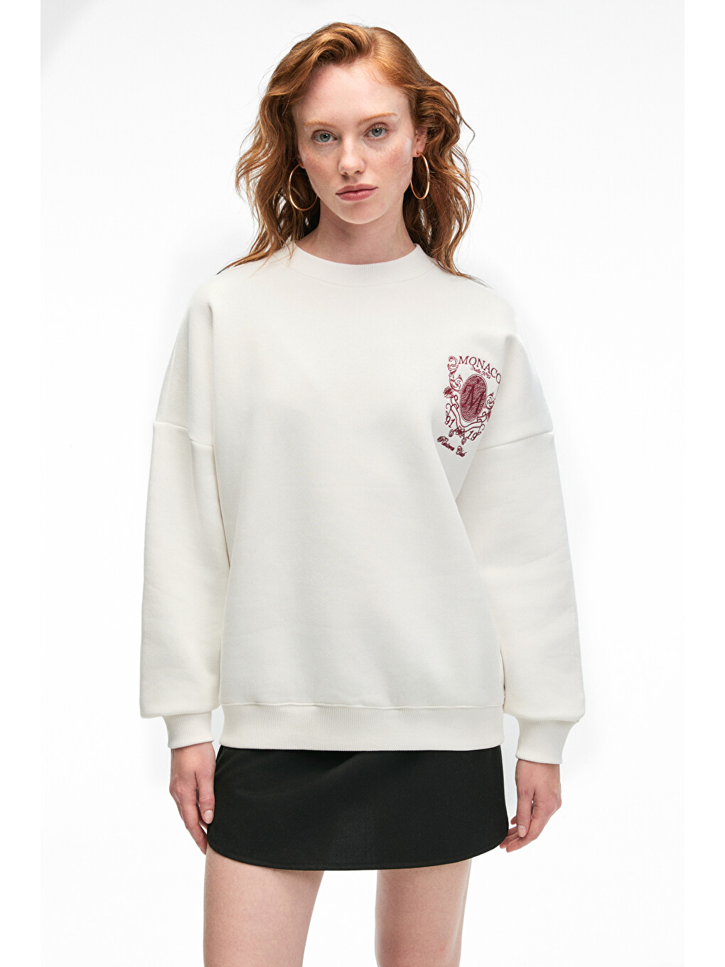 Audra Kadın Oversize Yuvarlak Yaka Nakış Detaylı Beyaz Sweatshirt-1