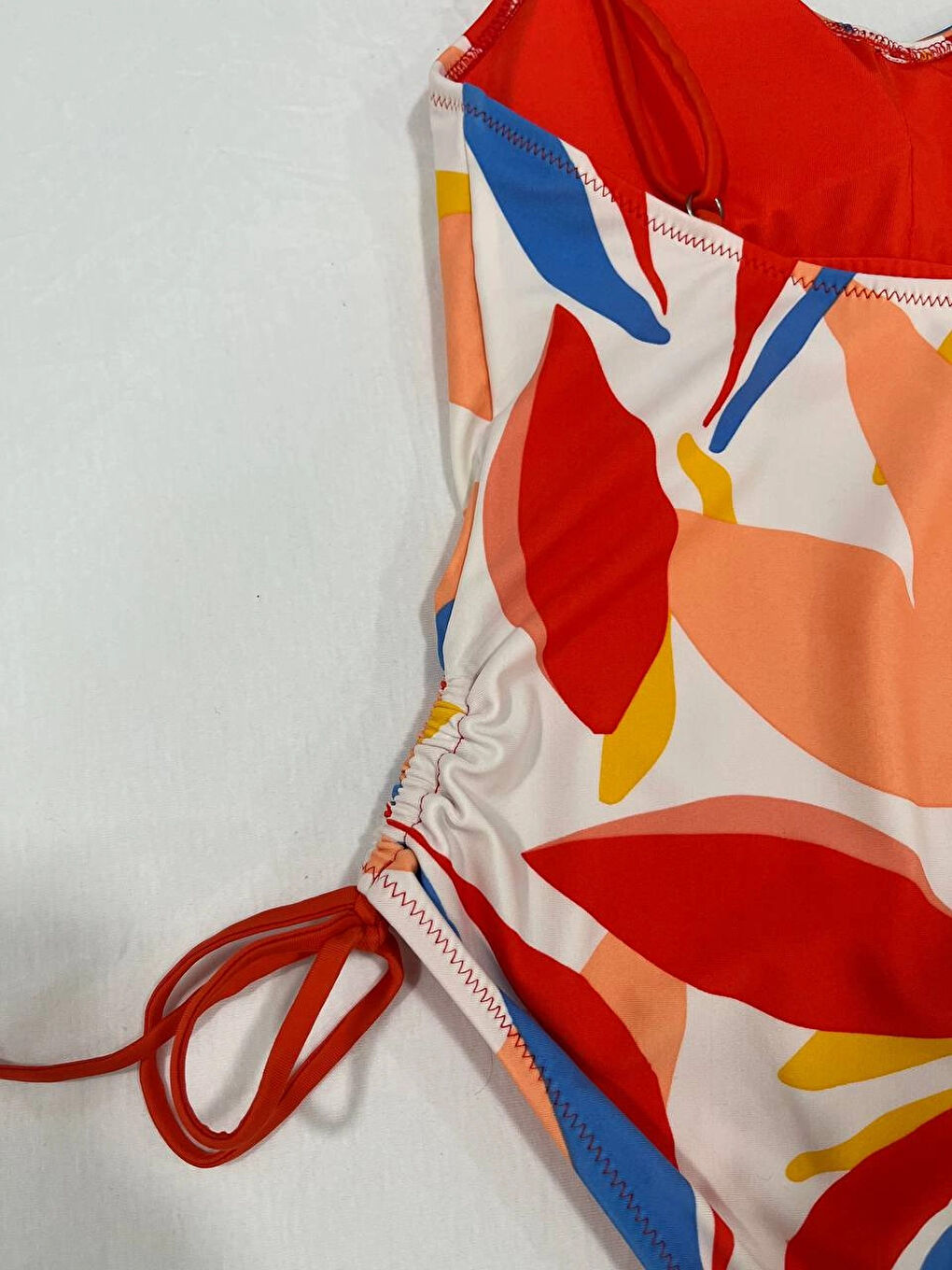 Siyah Kadın Çok Renkli Tropikal Desenli Astarlı Mayo HZL25S-AR1823-1