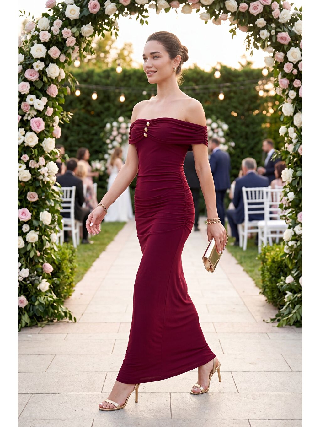 Kadın Bordo Kayık Yaka Gold Aksesuar Detay Maxi Davet Elbisesi-4