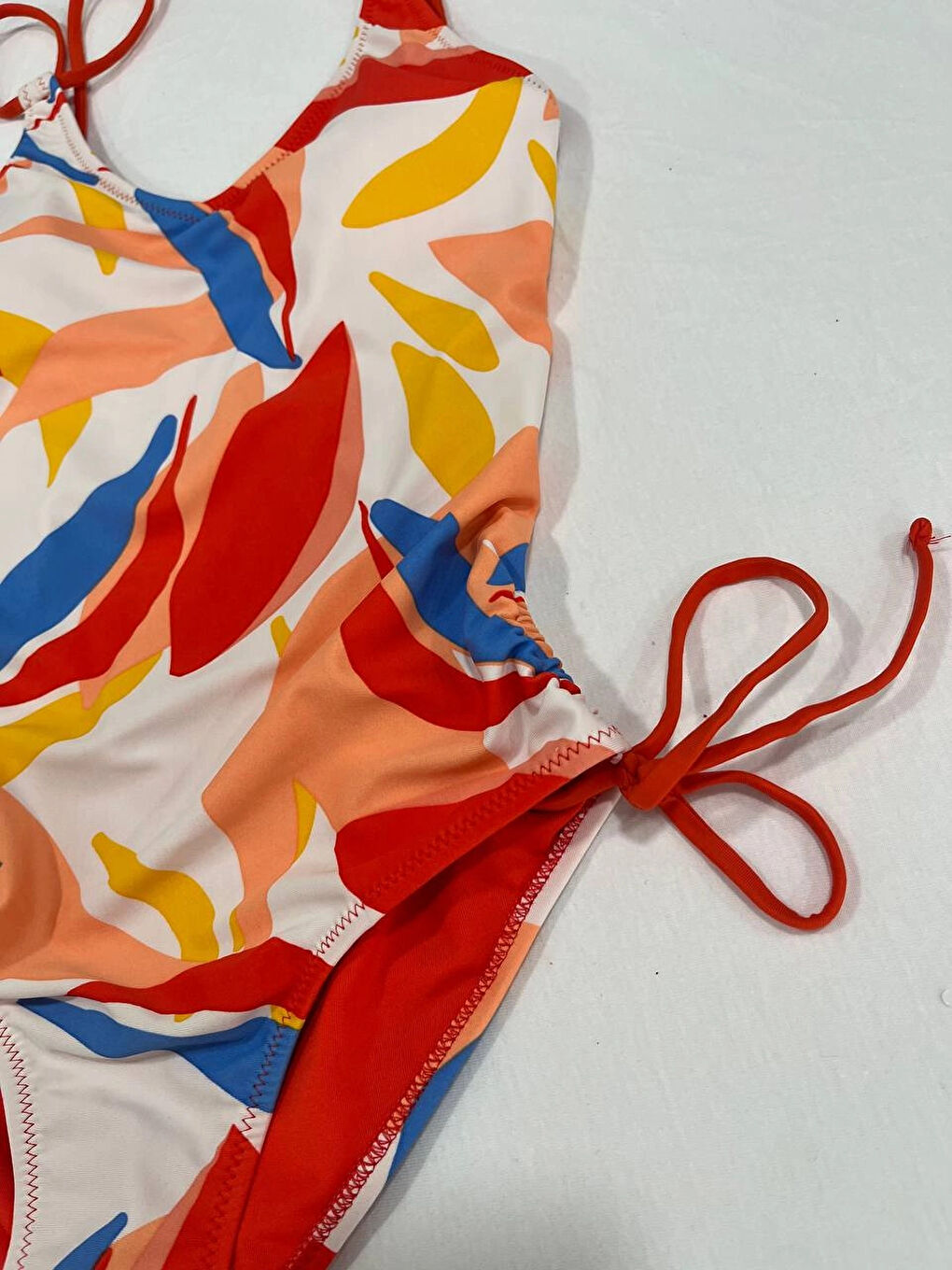 Siyah Kadın Çok Renkli Tropikal Desenli Astarlı Mayo HZL25S-AR1823-2