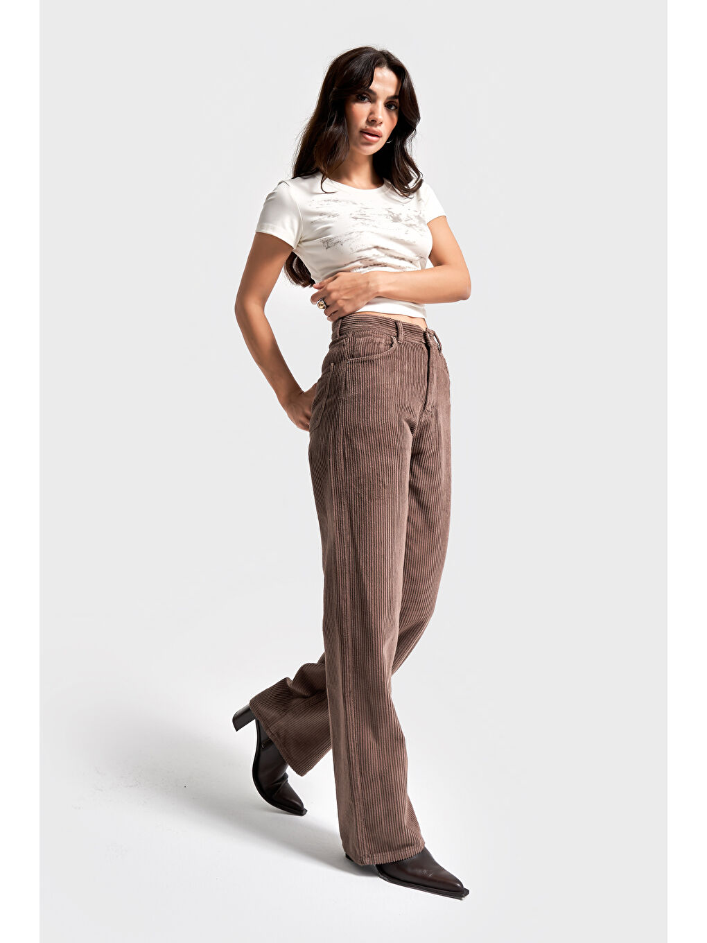 Kahverengi Kadın Pastel Kahve Doris 29w5-140 Straight Fit Yüksek Bel Kalın Fitilli Velvet Kadife Kumaş Pantolon-1