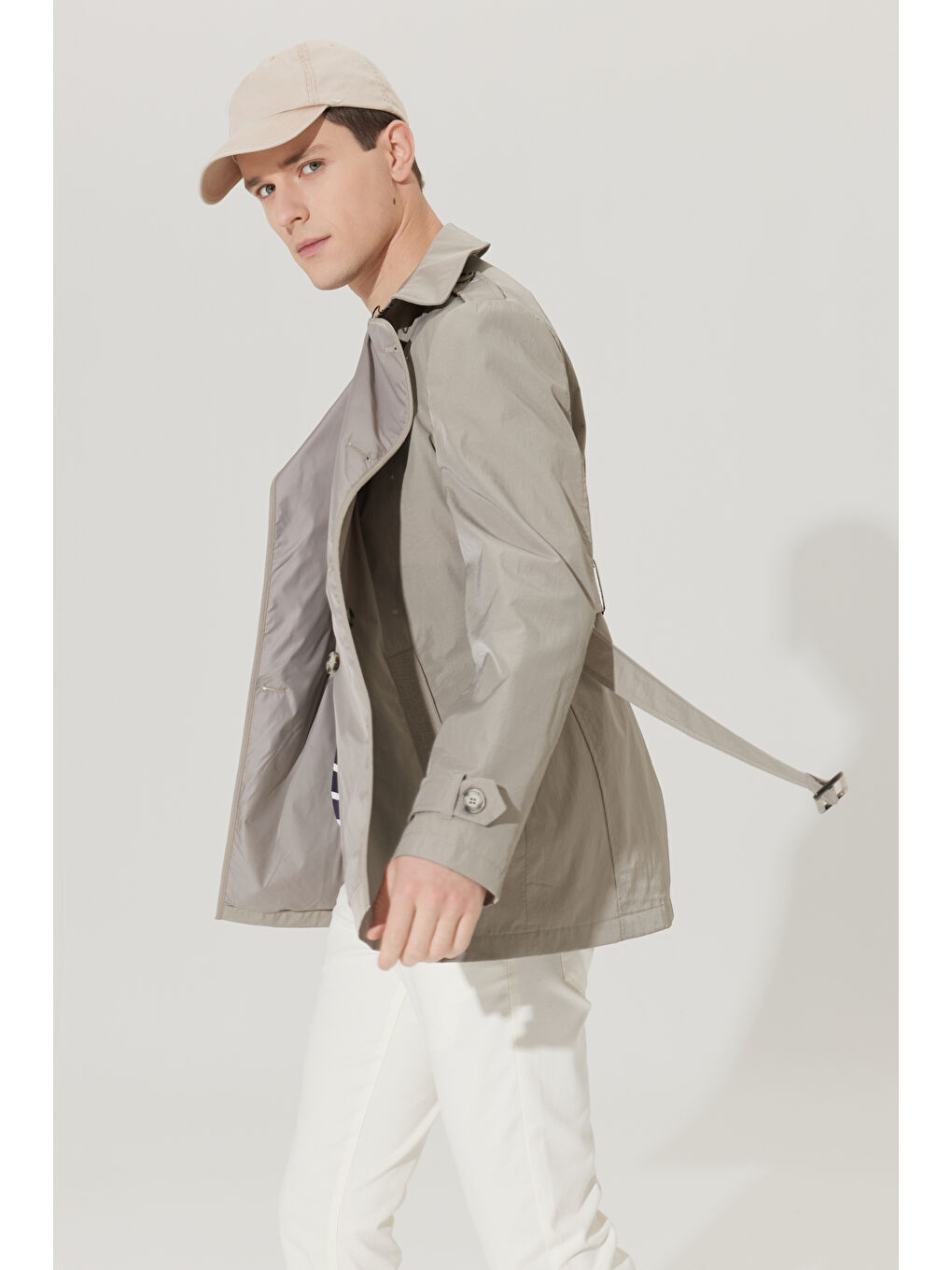 Erkek Bej Standart Fit Normal Kesim Bebe Yaka Beli Kemerli Trençkot-1