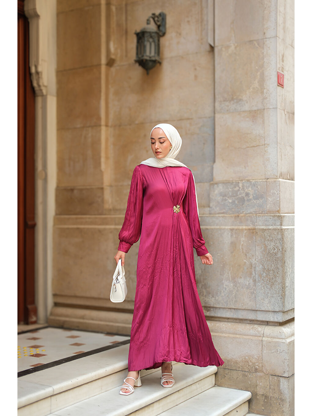 Kadın Ön Broş Detaylı Kırışık Elbise Bordo-3