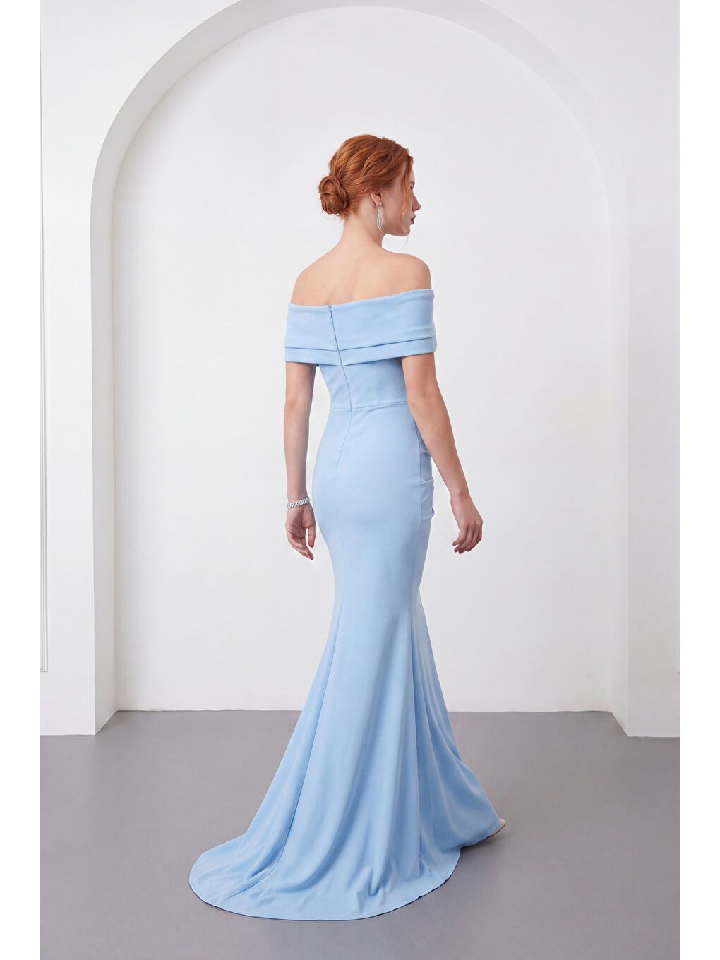 Kadın Bebe Mavi Kayık Yaka Uzun Abiye Elbise-5