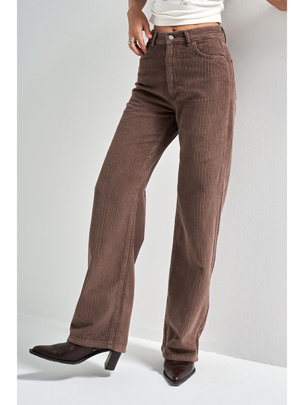 Kahverengi Kadın Pastel Kahve Doris 29w5-140 Straight Fit Yüksek Bel Kalın Fitilli Velvet Kadife Kumaş Pantolon-4