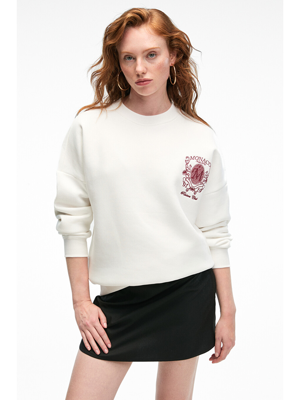 Audra Kadın Oversize Yuvarlak Yaka Nakış Detaylı Beyaz Sweatshirt-4