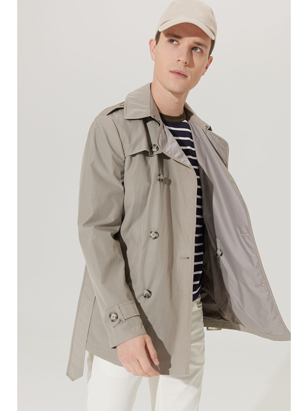 Erkek Bej Standart Fit Normal Kesim Bebe Yaka Beli Kemerli Trençkot-5