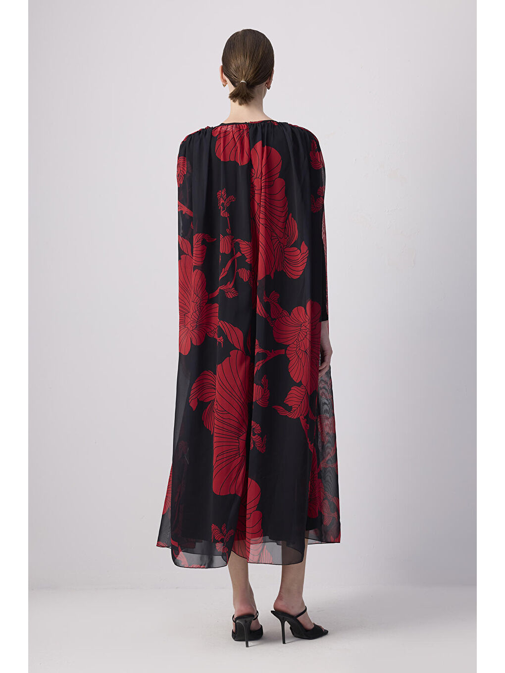 Siyah Çiçek Desenli Şifon Elbise-4