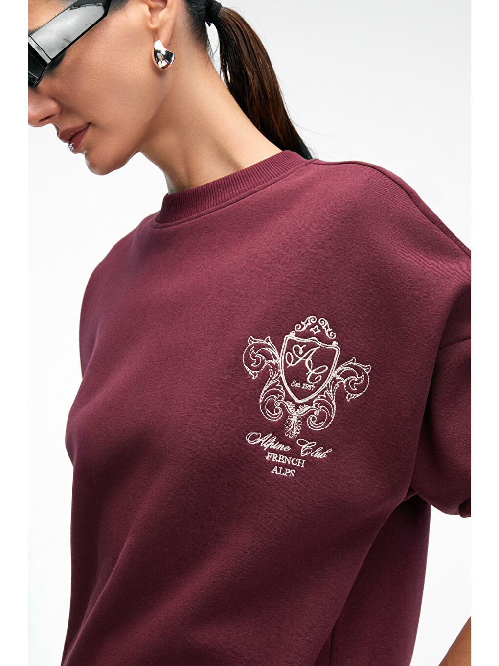 Audra Kadın Oversize Yuvarlak Yaka Nakış Detaylı Bordo Sweatshirt-1