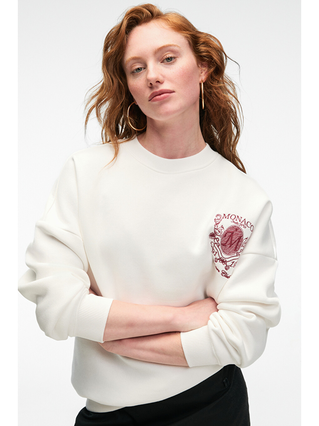 Audra Kadın Oversize Yuvarlak Yaka Nakış Detaylı Beyaz Sweatshirt-5