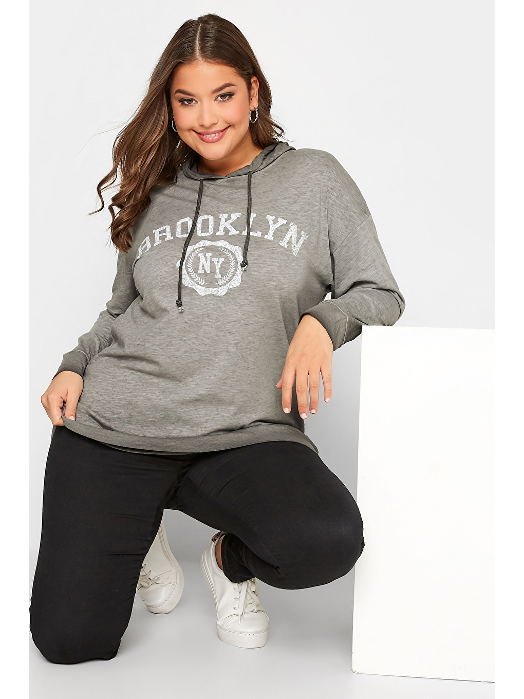 Gri Büyük Beden Kapüşonlu Uzun Kollu Baskılı Sweatshirt 301145-3