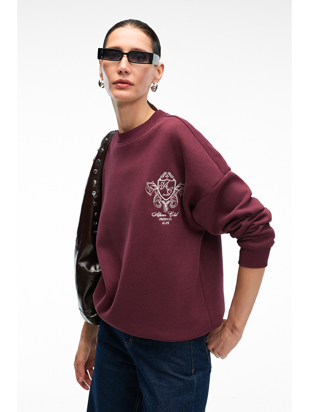 Audra Kadın Oversize Yuvarlak Yaka Nakış Detaylı Bordo Sweatshirt-3