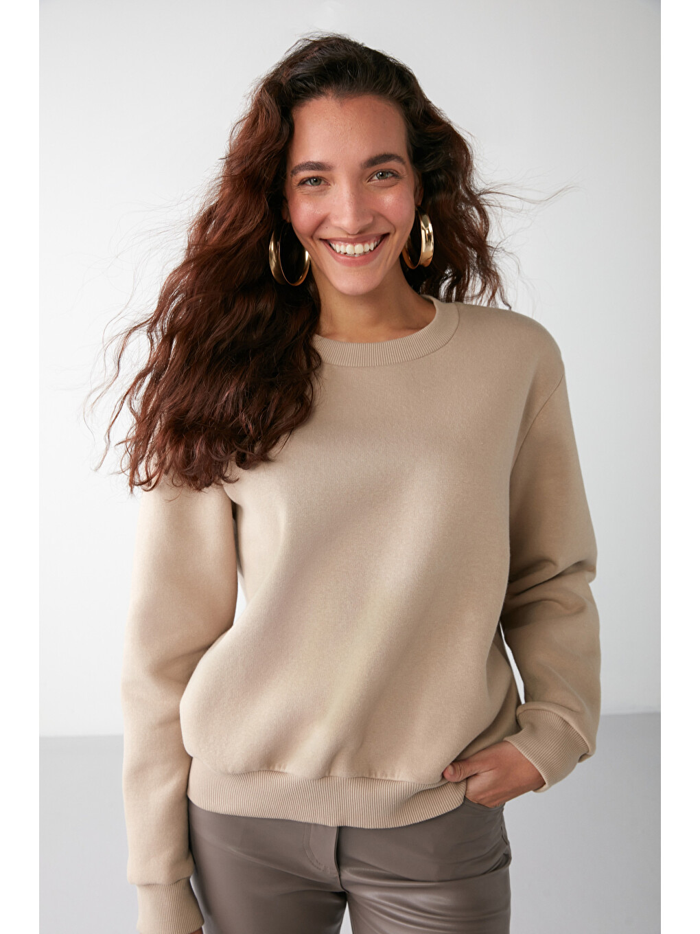 Bej Vaneltına Kadın Organik Pamuklu Yumuşacık İçi Polarlı Yuvarlak Yakalı Vizon Sweatshirt-2
