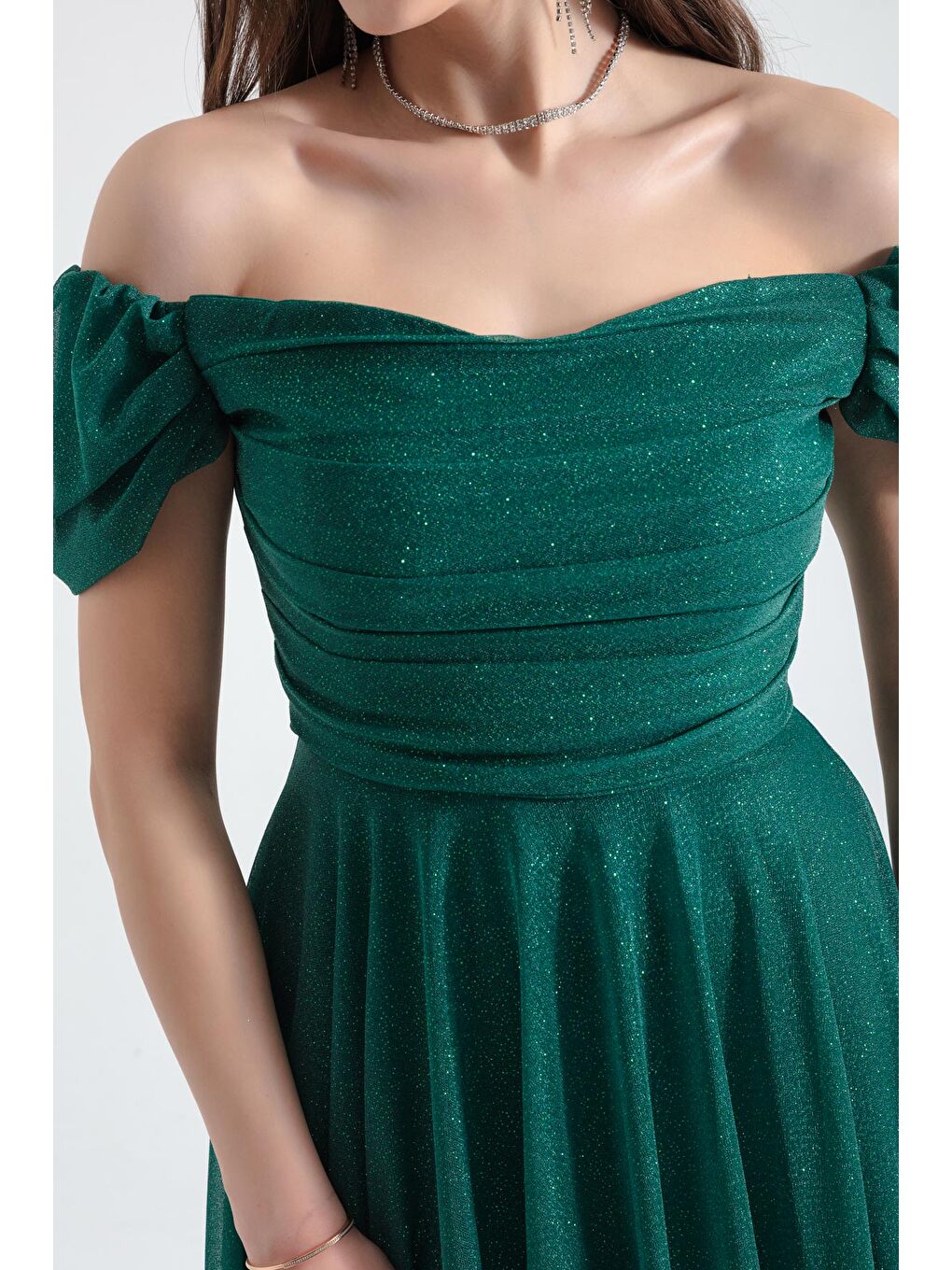 Kadın Zümrüt Yeşili Kayık Yaka Drapeli Midi Kloş Abiye Elbise-3