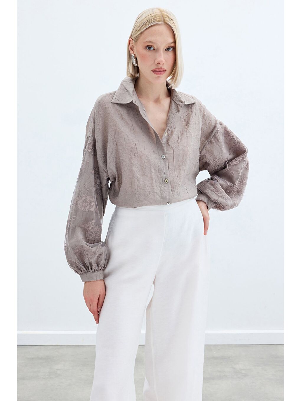Bej Nakış Detaylı Kraşlı Gömlek - Vizon-2