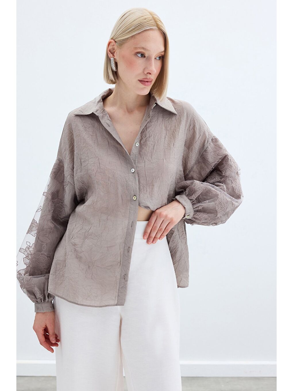 Bej Nakış Detaylı Kraşlı Gömlek - Vizon-3