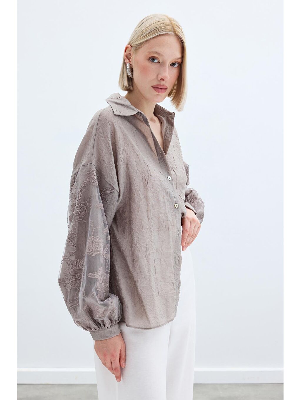 Bej Nakış Detaylı Kraşlı Gömlek - Vizon-4
