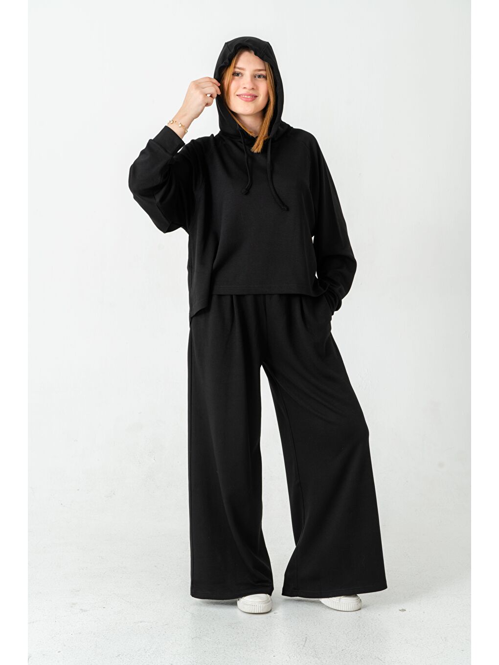 Siyah Kumaşlı Kapüşonlu Kadın Sweat Takım-5