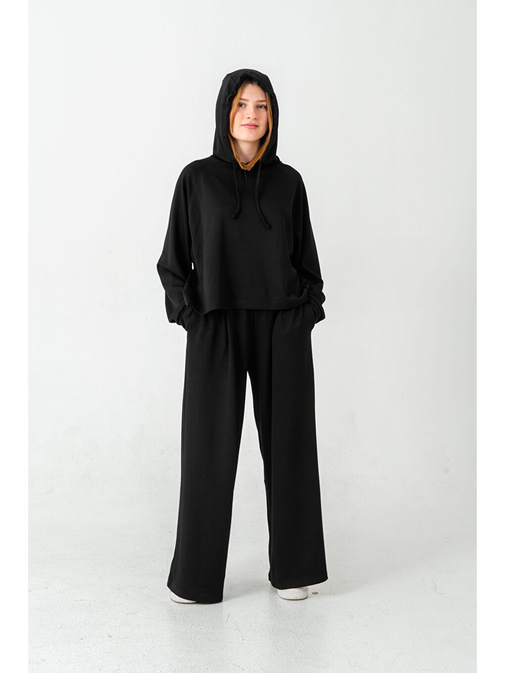 Siyah Kumaşlı Kapüşonlu Kadın Sweat Takım-6