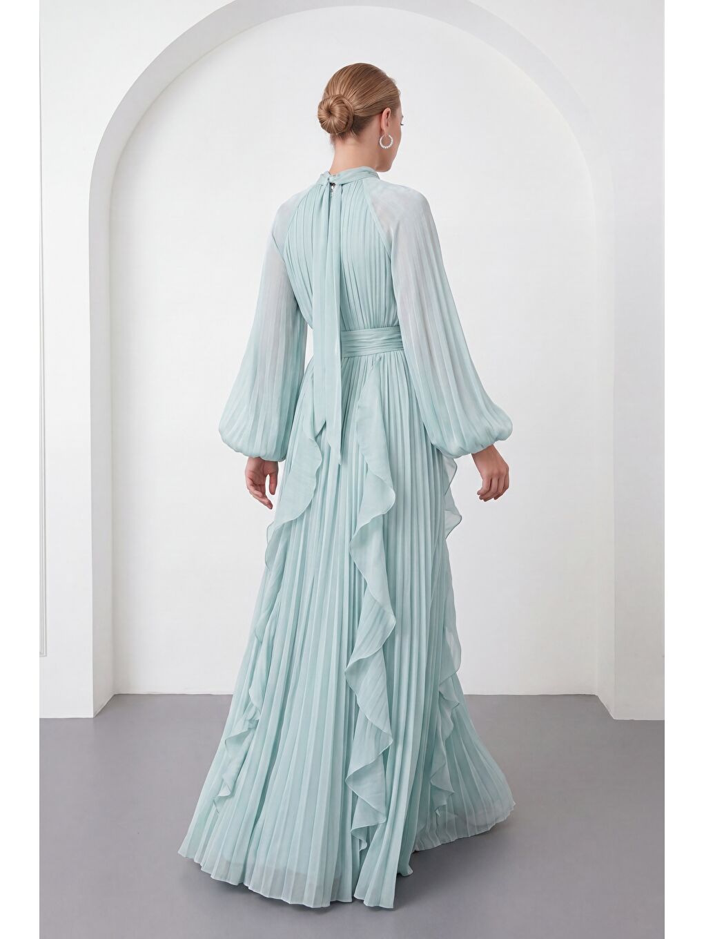 Kadın Mint Yeşili Hakim Yaka Volanlı Uzun Kol Davet Elbisesi-5