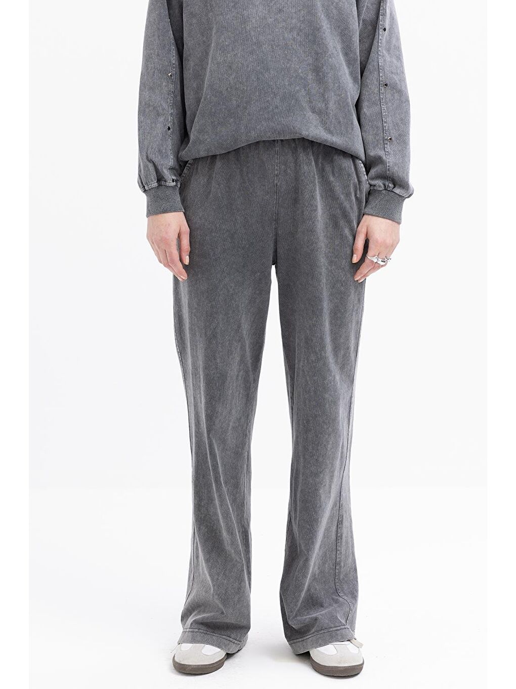 Siyah-Ribanalı Pantolonlu Takım-4