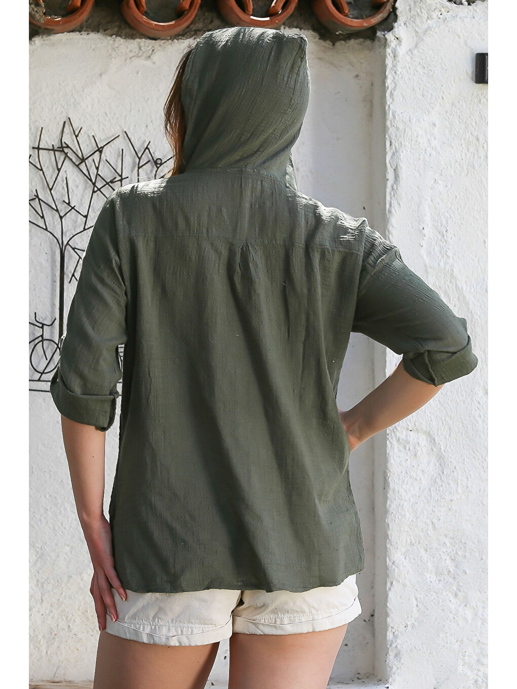 Haki Kapüşonlu Düğmeli Uzun Kollu Çift Kapaklı Cepli Yıkamalı Casual Dokuma Bluz 72 62-6
