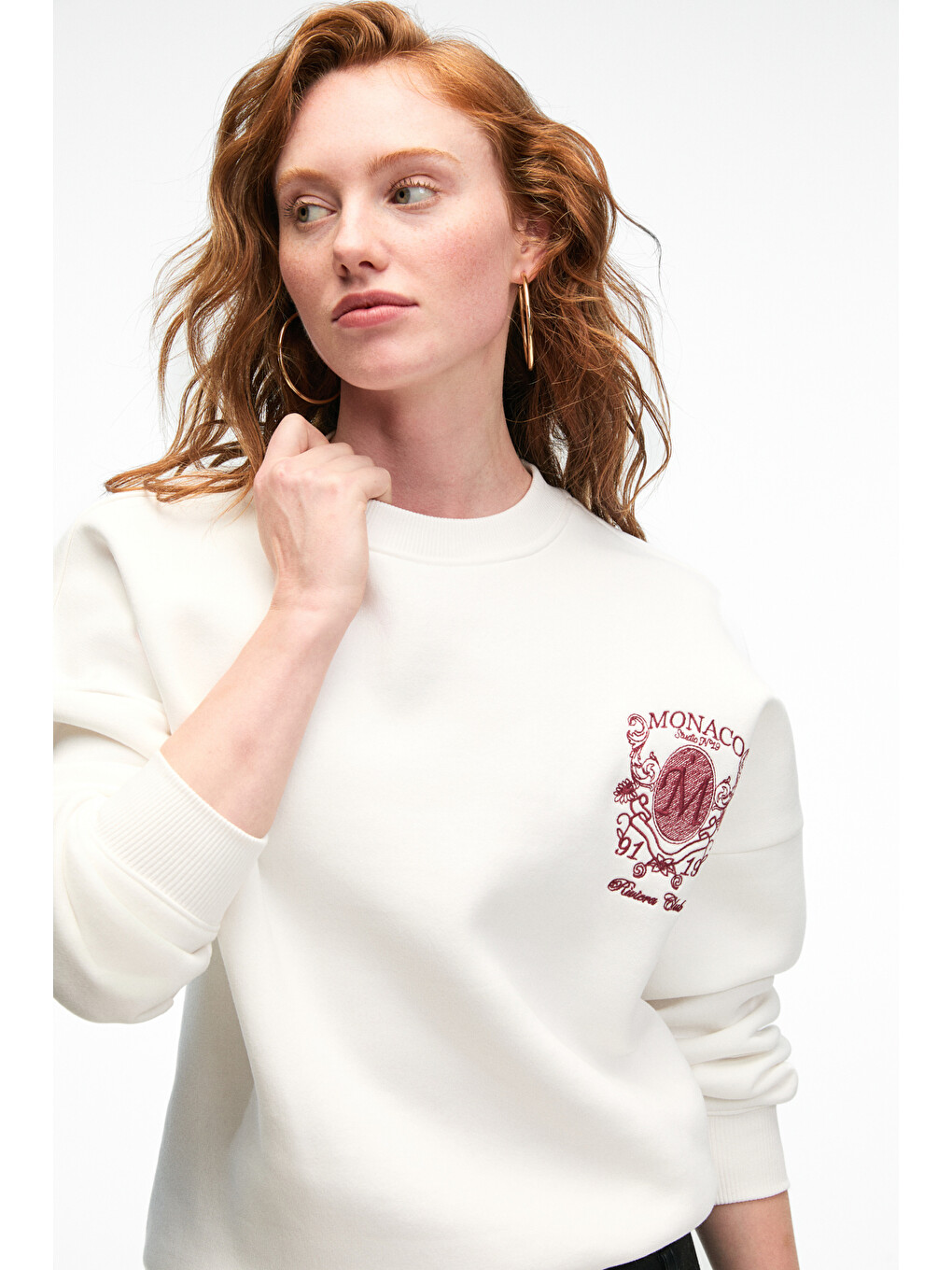 Audra Kadın Oversize Yuvarlak Yaka Nakış Detaylı Beyaz Sweatshirt-6