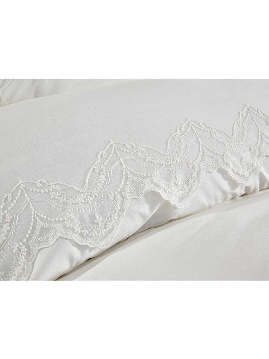 Karışık Fransız Dantelli Hanzade Çeyizlik Nevresim Takımı Krem-2