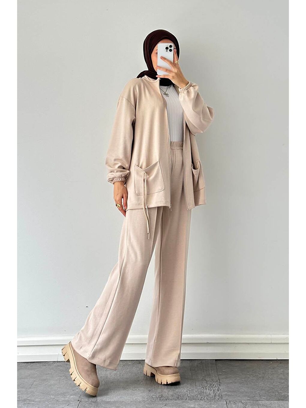 Ekru Biyeli Cepli İkili Takım Krem