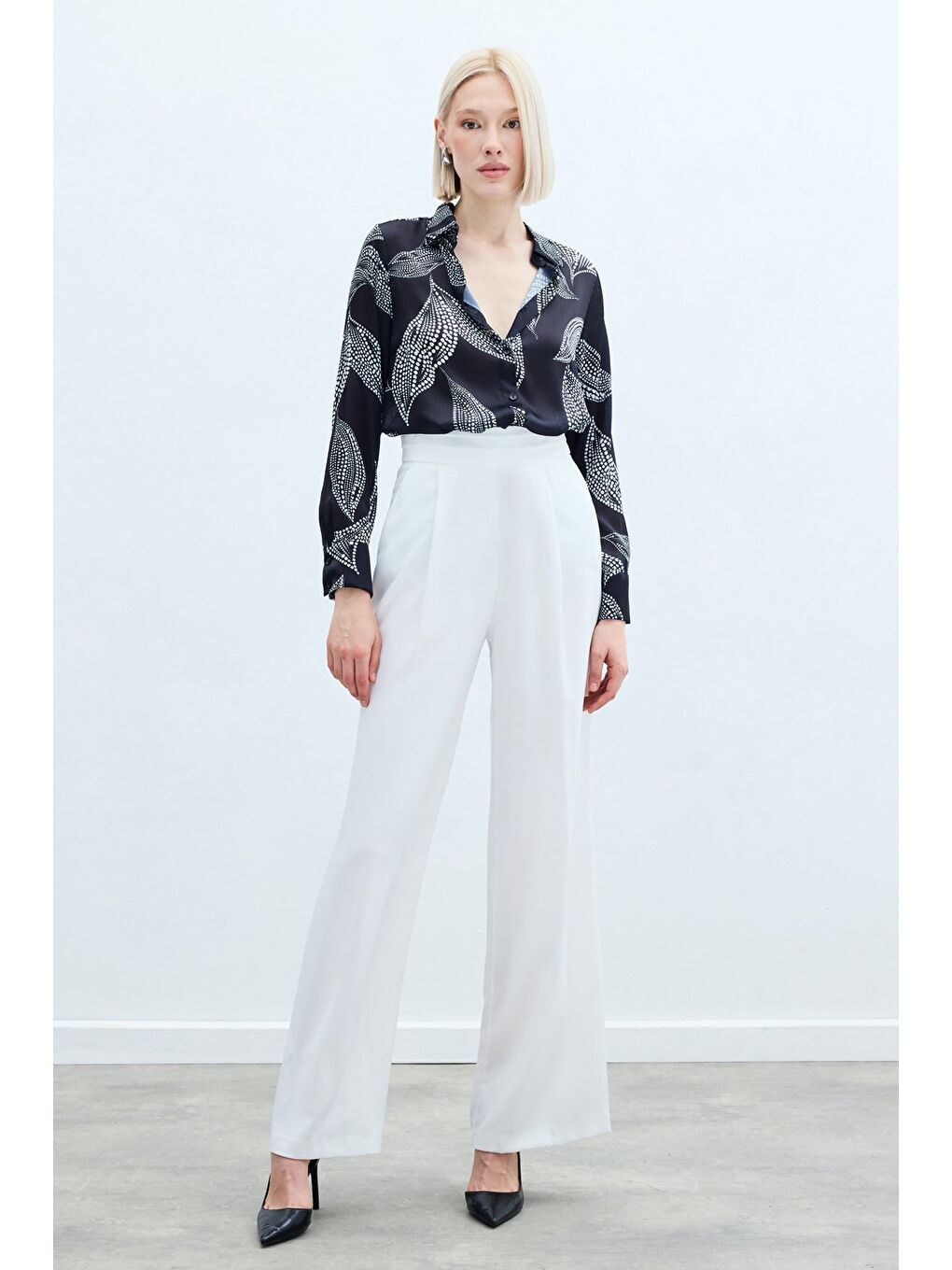 Arkası Uzun Desenli Gömlek - Siyah-1